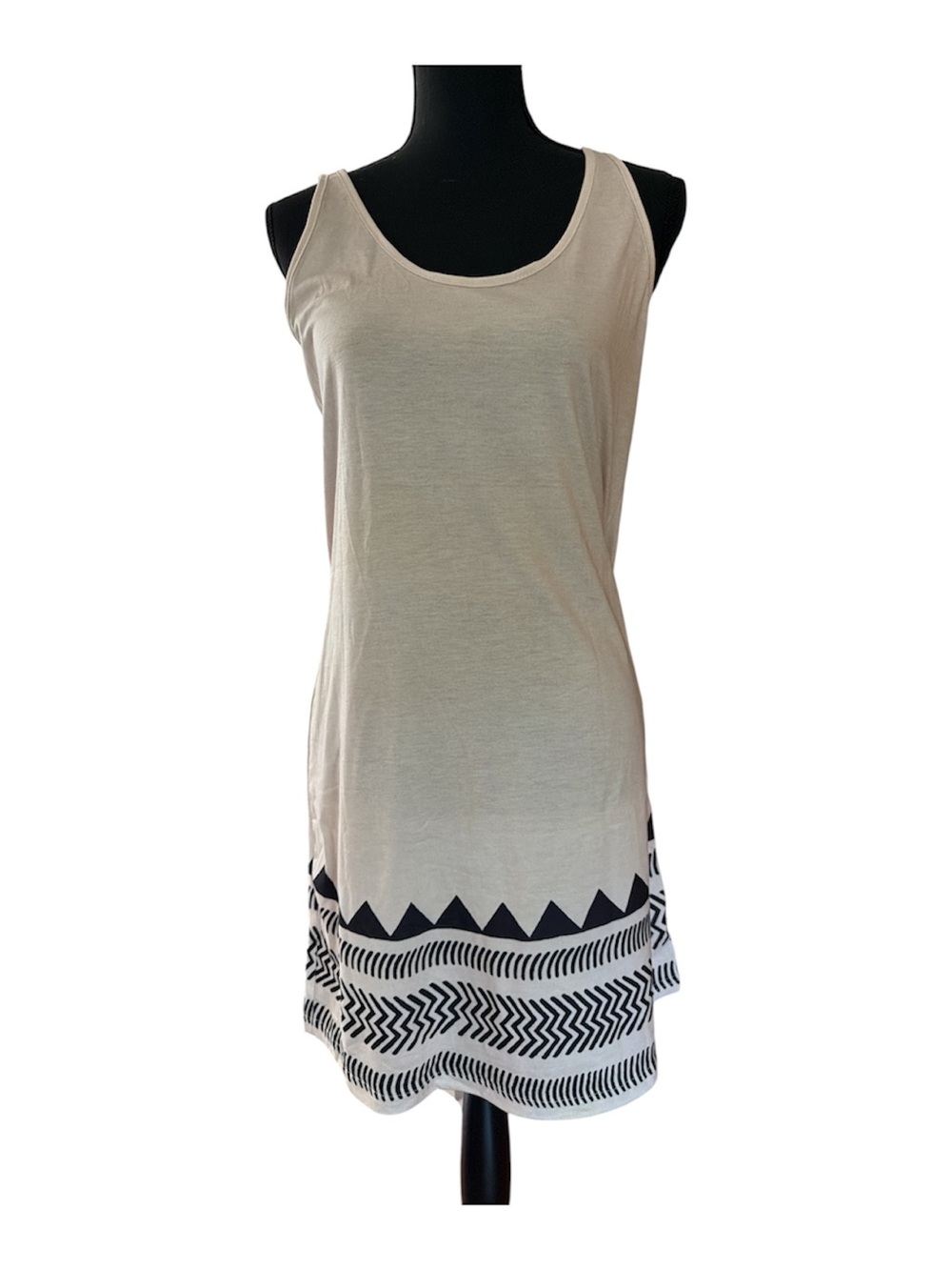 Sleeveless Cream Tribal Hem Shift Dress - Picture 5 of 11